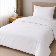 Komplet Pościeli 140x200 + 50x70 Adamaszek Prążek 4 mm Biały 95°C Premium (1).png